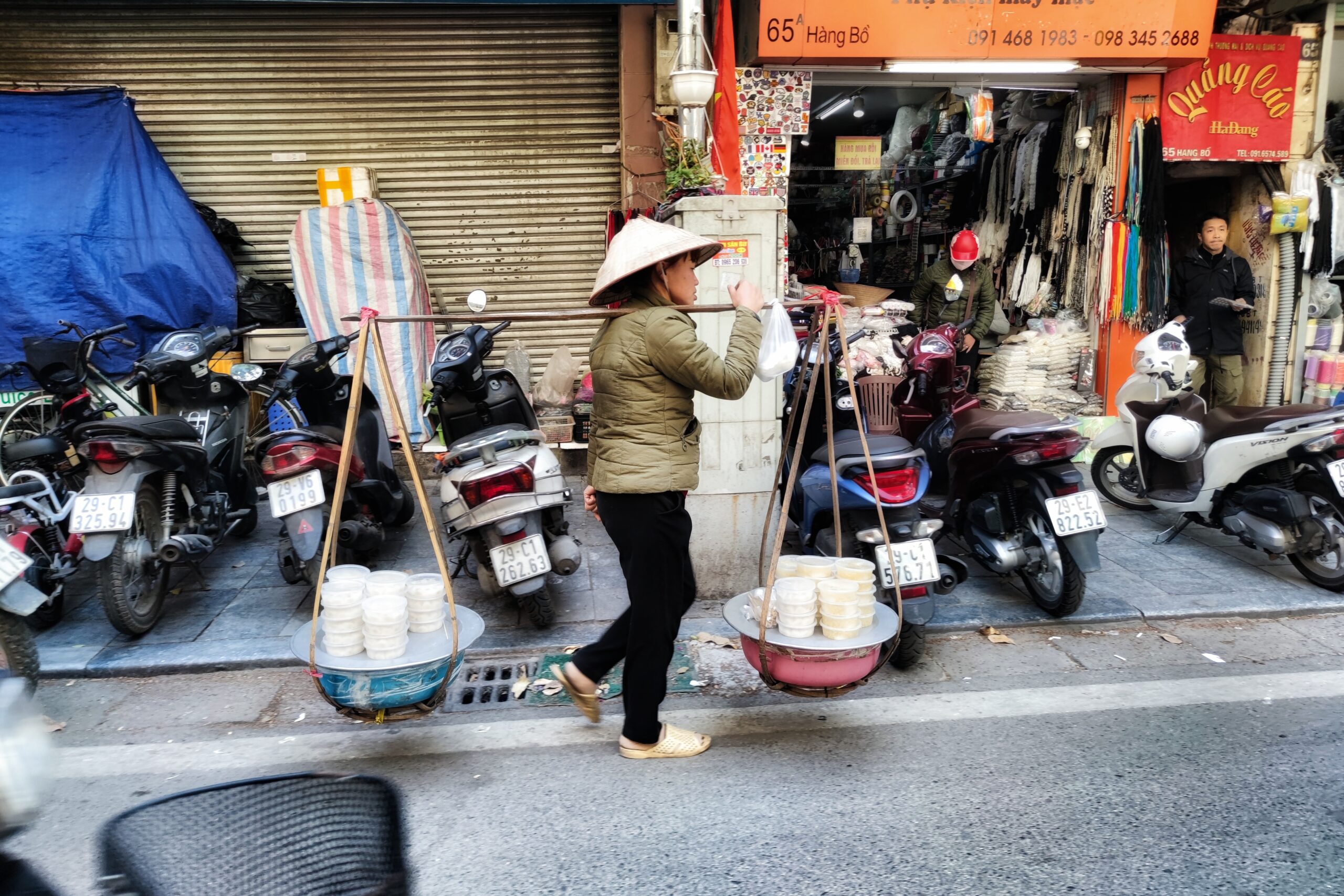 Experience Vietnam, hoi An streets, sconed hats